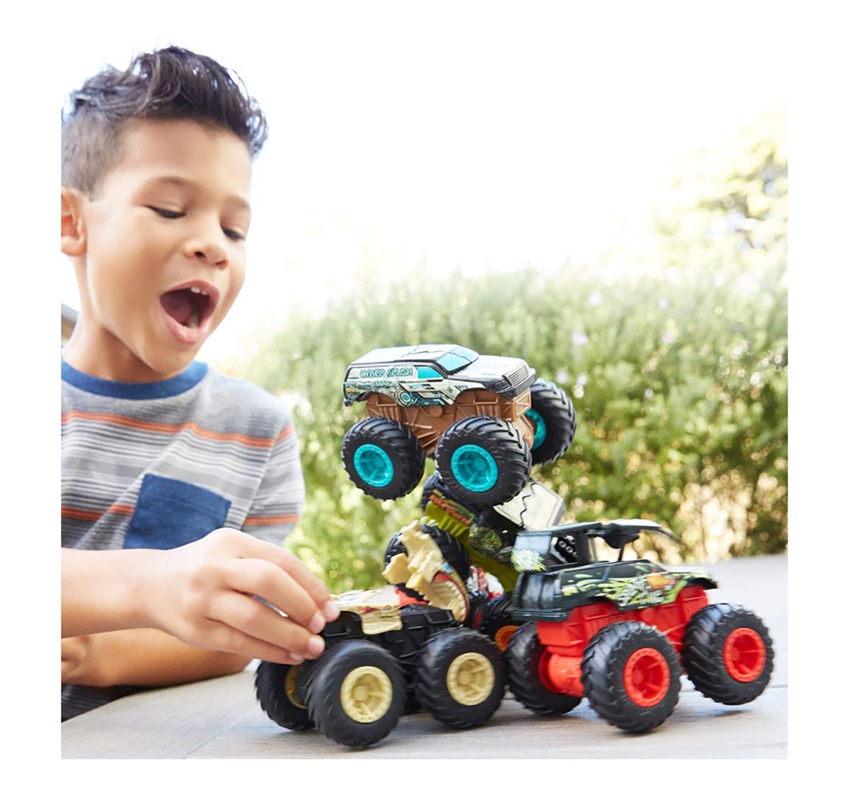 Hot Wheels Monster Trucks 1:43 Bash Ups Vehicles for Kids age 3Y+ 